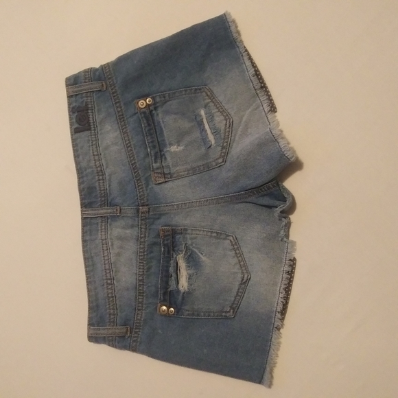 l.e.i. Ashley low-rise denim shorts - Picture 2 of 5